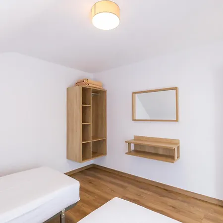 Regollera Premium Con Garaje Noja